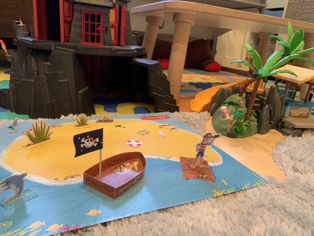 Piratoplast Pirateninsel in Kombination mit Spielzeug-Höhle und Palmeninsel