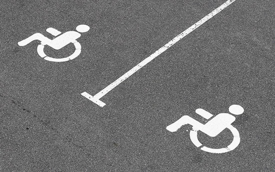 Parken auf Behindertenparkplätzen